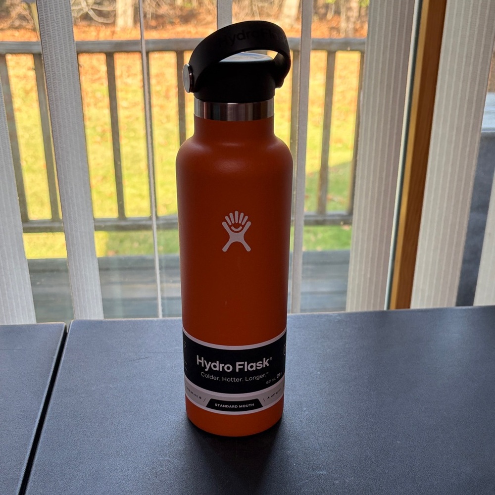 Hydro Flask Orange Water Bottle 21 oz